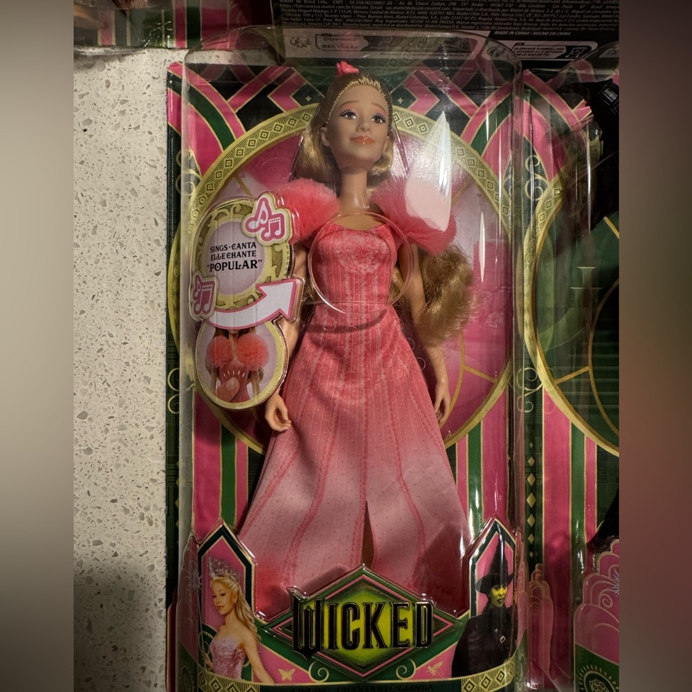 Wicked Dolls Singing Glinda and Elphaba Dolls NWB by Universal Pictures - Picture 2 of 4